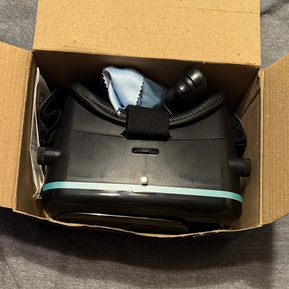 Utopia 360 Black VR Headset with Controller. Virtual Reality Excellent Condition